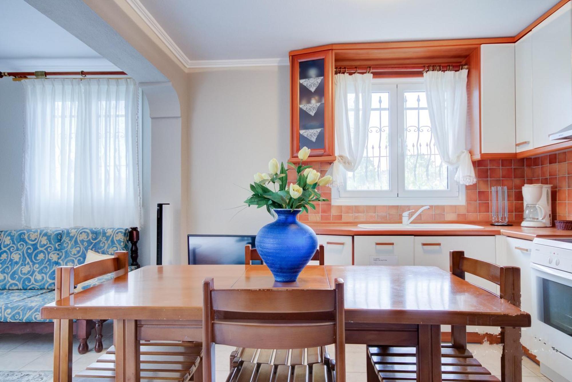 Private 6-Bdrm Villa With Garden 150M To Beach Paradisos Exterior foto